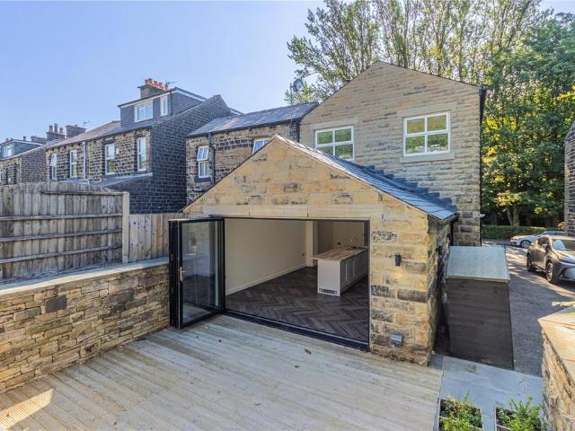 House for sale in Saddleworth, Pendock