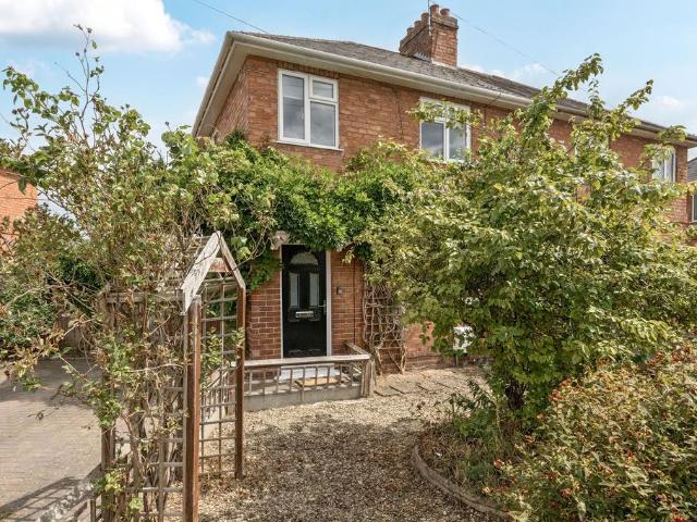 House for sale in Dines Green, Worcester