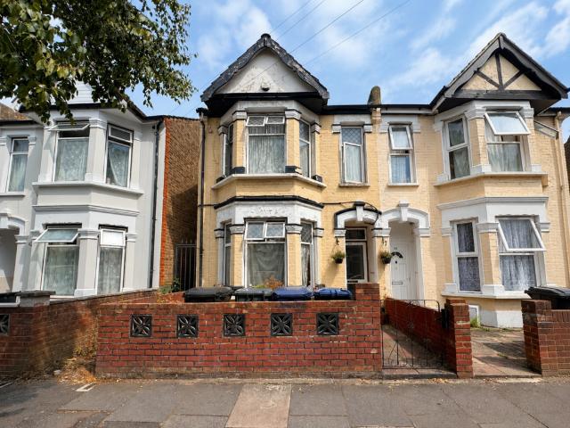 House for sale in London Borough of Ealing, Greater London