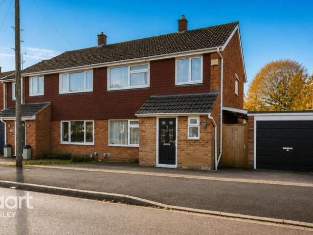 House for sale in Stopsley, Luton