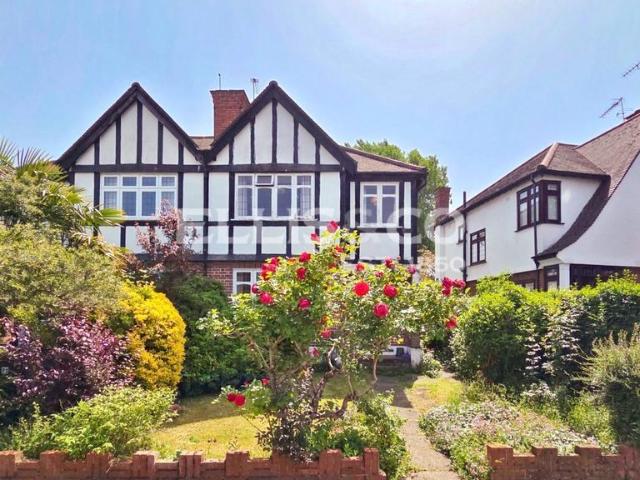 House for sale in London Borough of Ealing, Greenford