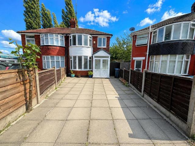 House for sale in Georgia, Greater Manchester