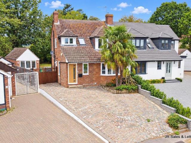 House for sale in Cuffley, Welwyn Hatfield