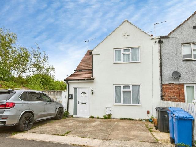 House for sale in Allenton, East Midlands