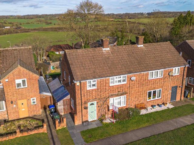 House for sale in Beaconsfield, Forty Green