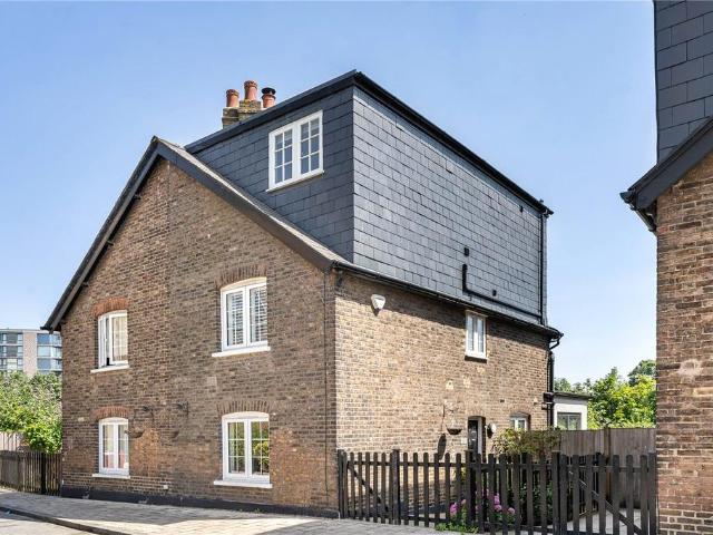 House for sale in St Margarets, Greater London