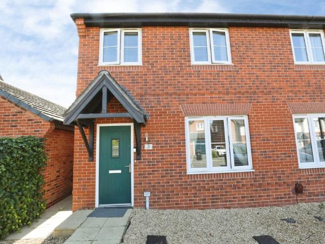 House for sale in Leighton