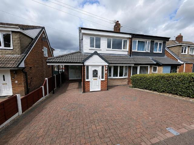 House for sale in Chadderton Fold, Pendock