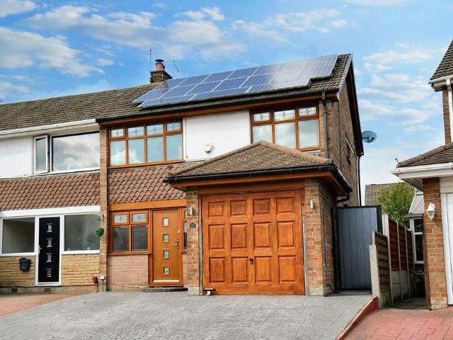 House for sale in New Hall Farm, Wigan