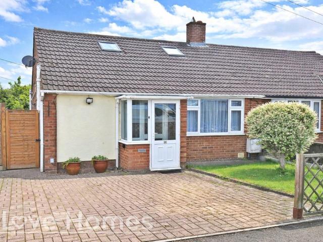 House for sale in Barton-le-clay, Bedfordshire