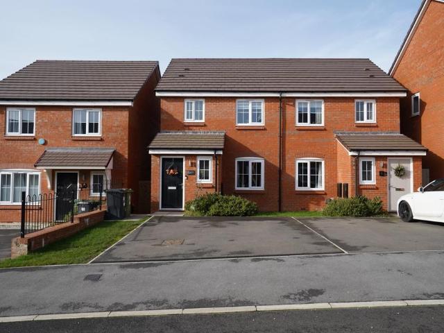 House for sale in Kedleston, East Midlands