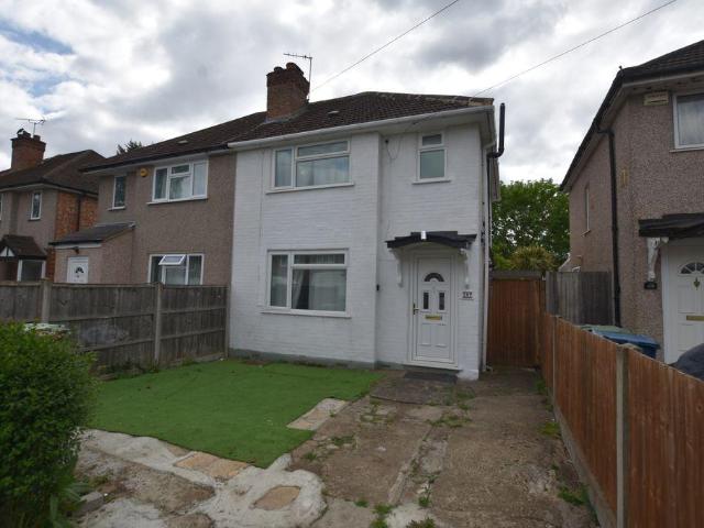 House for sale in Harrow Weald, Greater London