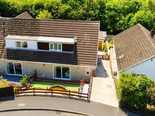 House for sale in Dunvant, Wales