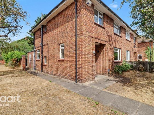 House for sale in Queens Park, Bedford