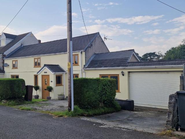 House for sale in Brynaman Isaf, Gwaun-cae-gurwen