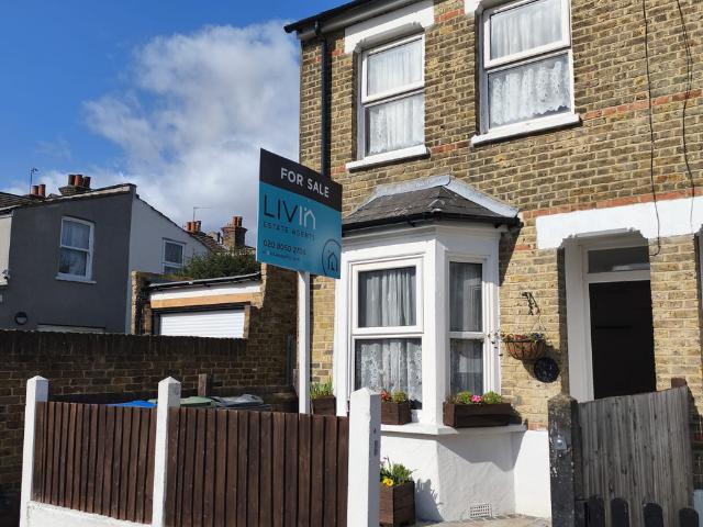 House for sale in London Borough of Croydon, Selhurst