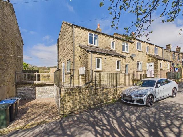 House for sale in Denholme, West Yorkshire