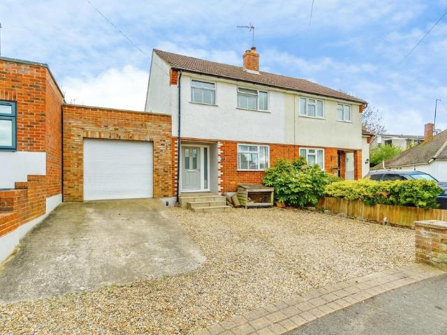 House for sale in Caterham on the Hill, Hillview