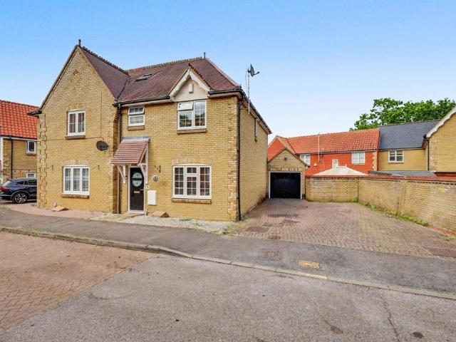 House for sale in Noak Bridge, Essex