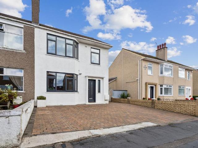 House for sale in Simshill, Scotland