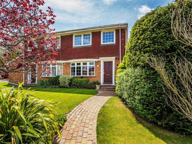House for sale in Boxgrove, Guildford