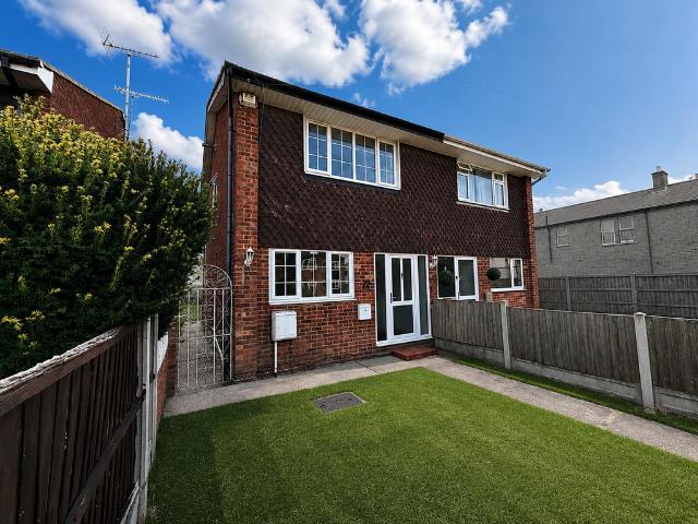 House for sale in Alton Barnes, Essex