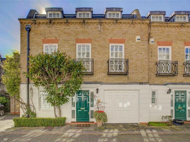 House for sale in Brompton, Greater London