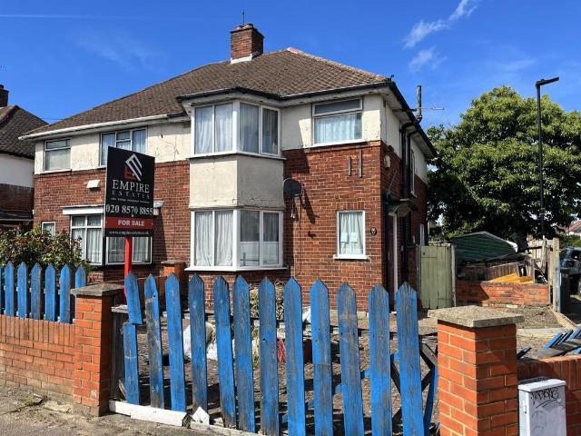 House for sale in London Borough of Hounslow, Hanworth
