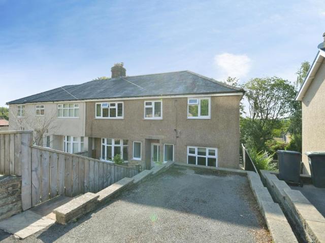 House for sale in Charlesworth, East Midlands