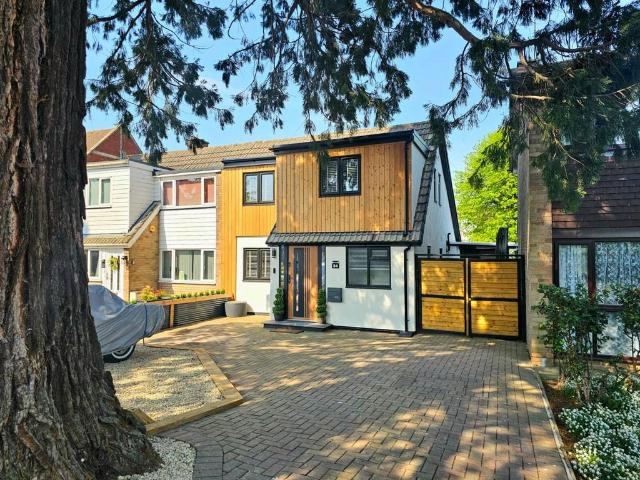 House for sale in Cranham Gate, Pamington