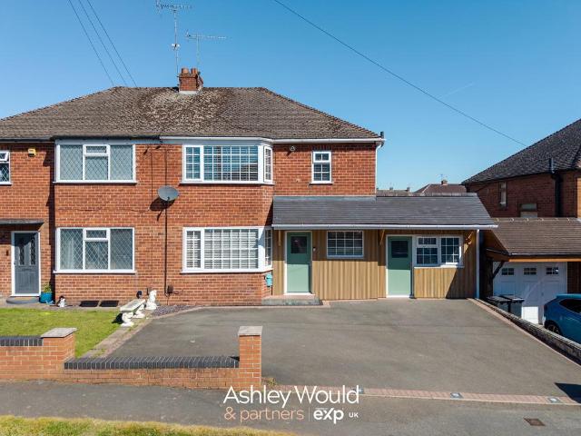 House for sale in Wall Heath, West Midlands