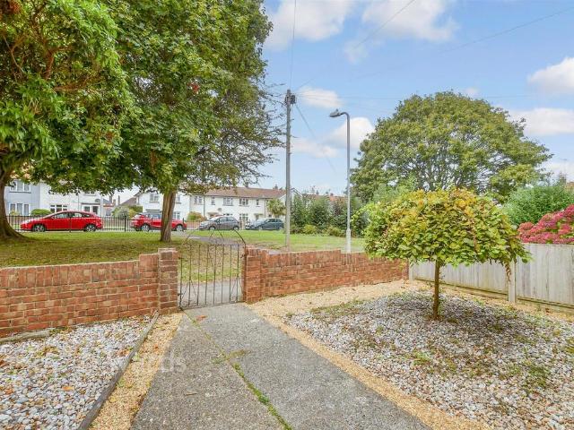 House for sale in Lower Walmer, Ash