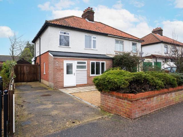 House for sale in New Catton, East Bank