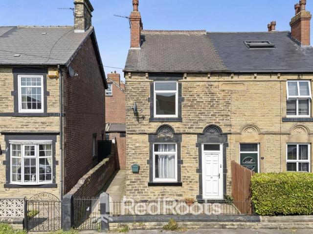 House for sale in Hoyland Common, Tankersley