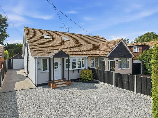 House for sale in Navestock Side, Essex