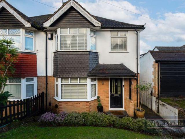 House for sale in London Borough of Croydon, Sanderstead