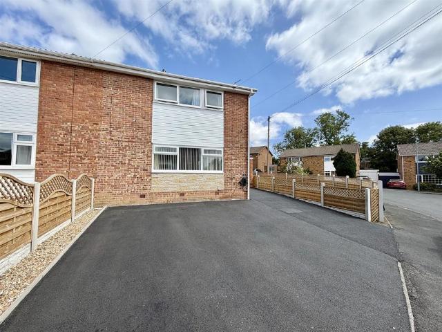 House for sale in London Park, Heckmondwike