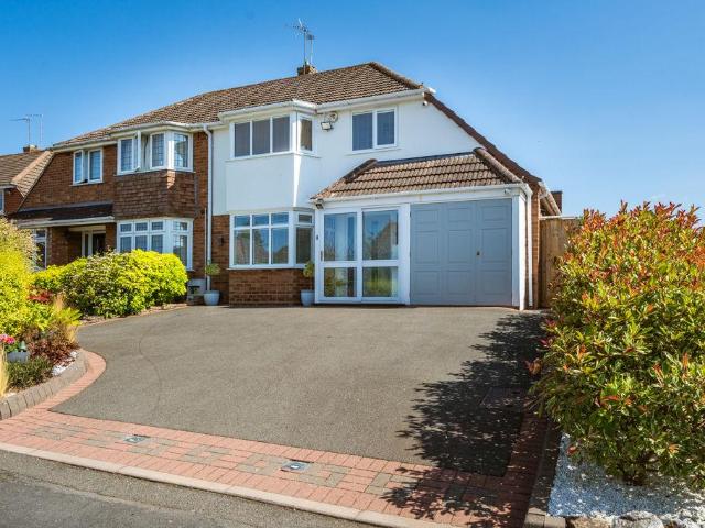 House for sale in Stourbridge, West Midlands