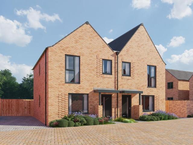 House for sale in Houghton Regis, Bedfordshire