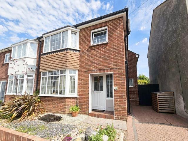 House for sale in Lee-on-the-Solent, Middlecroft