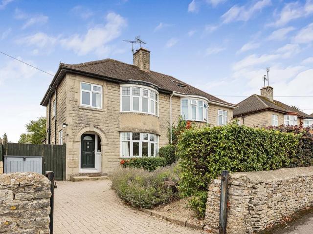 House for sale in Chesterton, Cotswold