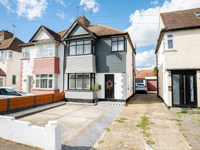 House for sale in Prittlewell, Alton Barnes