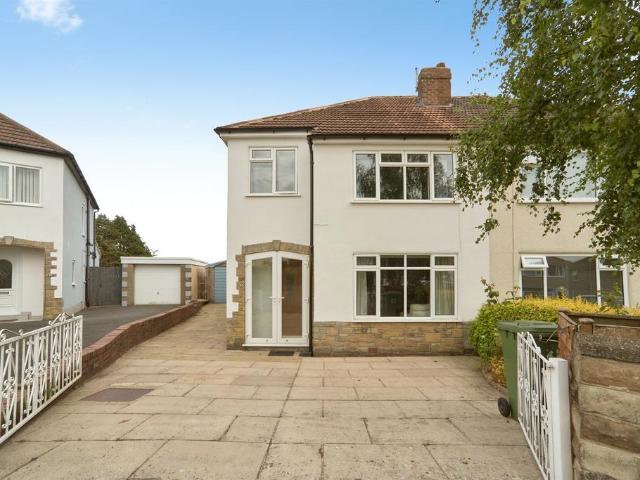 House for sale in Carr Manor, Moor Allerton