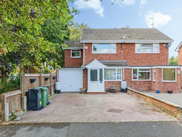 House for sale in Woodloes Park, Warwick