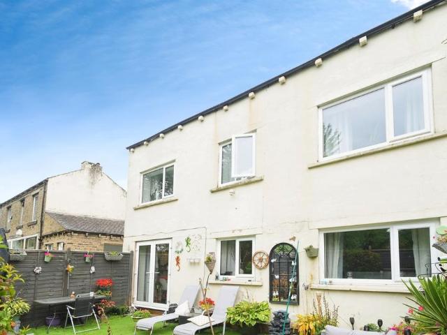 House for sale in Huddersfield, Isle Of Man