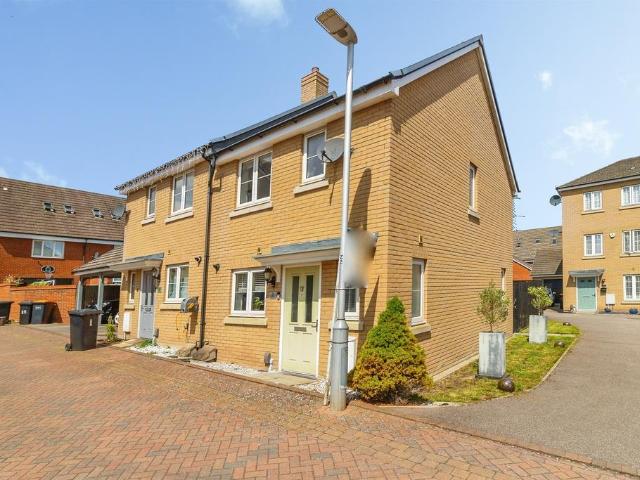 House for sale in Leighton-Linslade, Leighton Buzzard