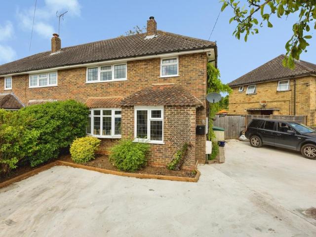 House for sale in Fole, Surrey