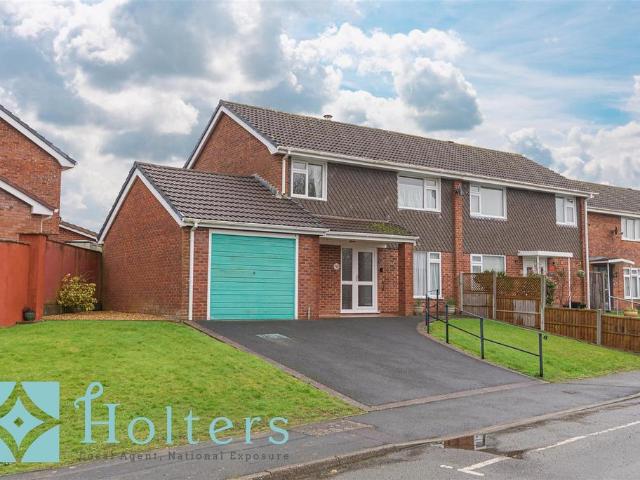 House for sale in Caersws, Wales