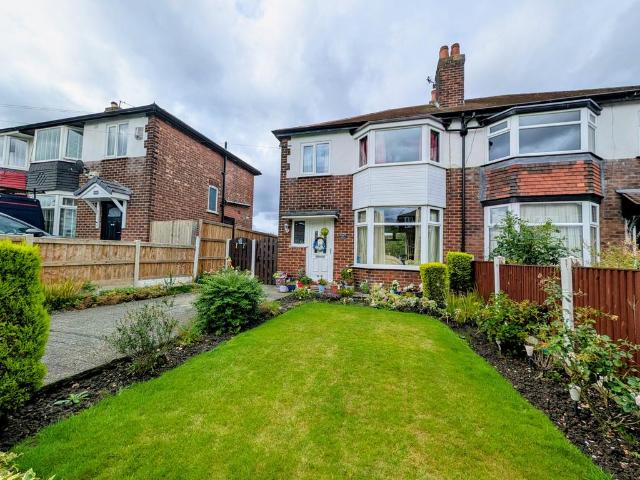 House for sale in Cheetham Fold, Greenheys