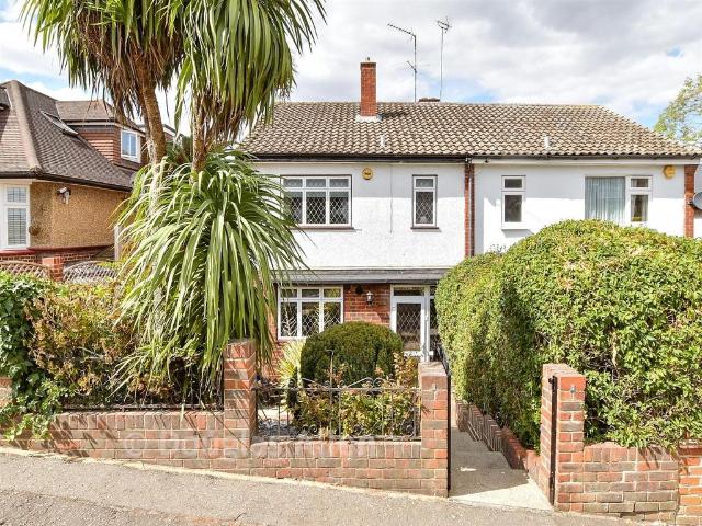 House for sale in Debden Green, Epping